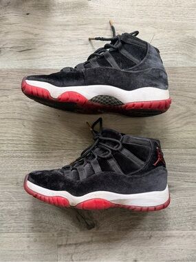 Nike Air Jordan 11 Retro Bred Velvet Women's Size 6.5 Black Red DB5457-061